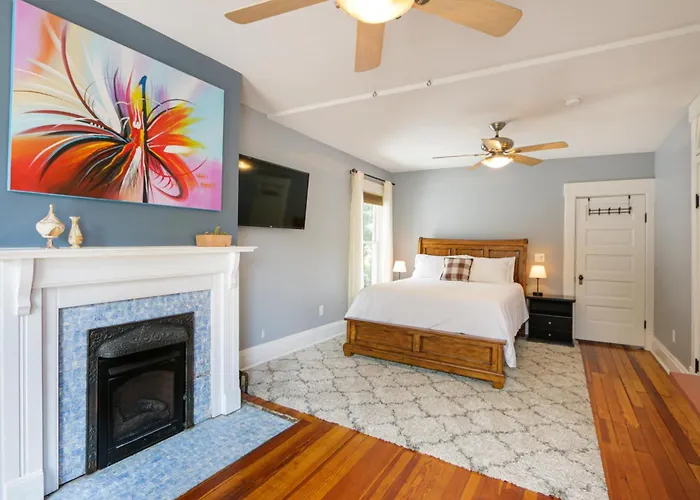 Charming With Garage, Hot Tub & Garden! Near Osu & Short North * Columbus