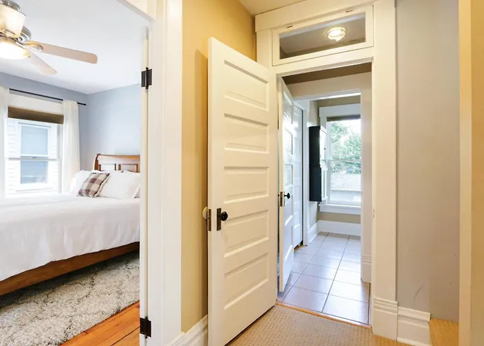 Charming With Garage, Hot Tub & Garden! Near Osu & Short North Columbus