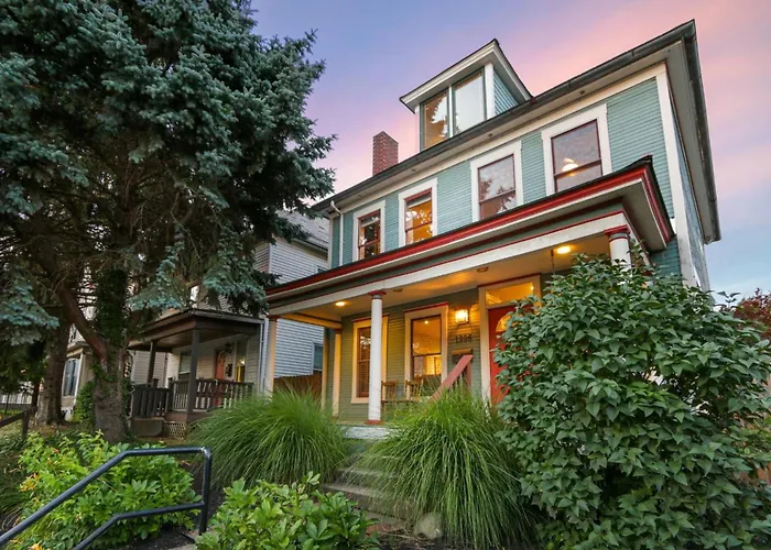 Charming With Garage, Hot Tub & Garden! Near Osu & Short North * Columbus
