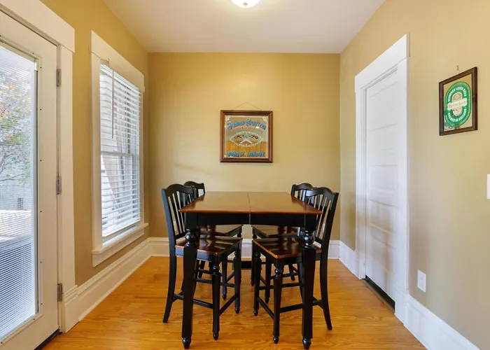 Holiday home Charming With Garage, Hot Tub & Garden! Near Osu & Short North